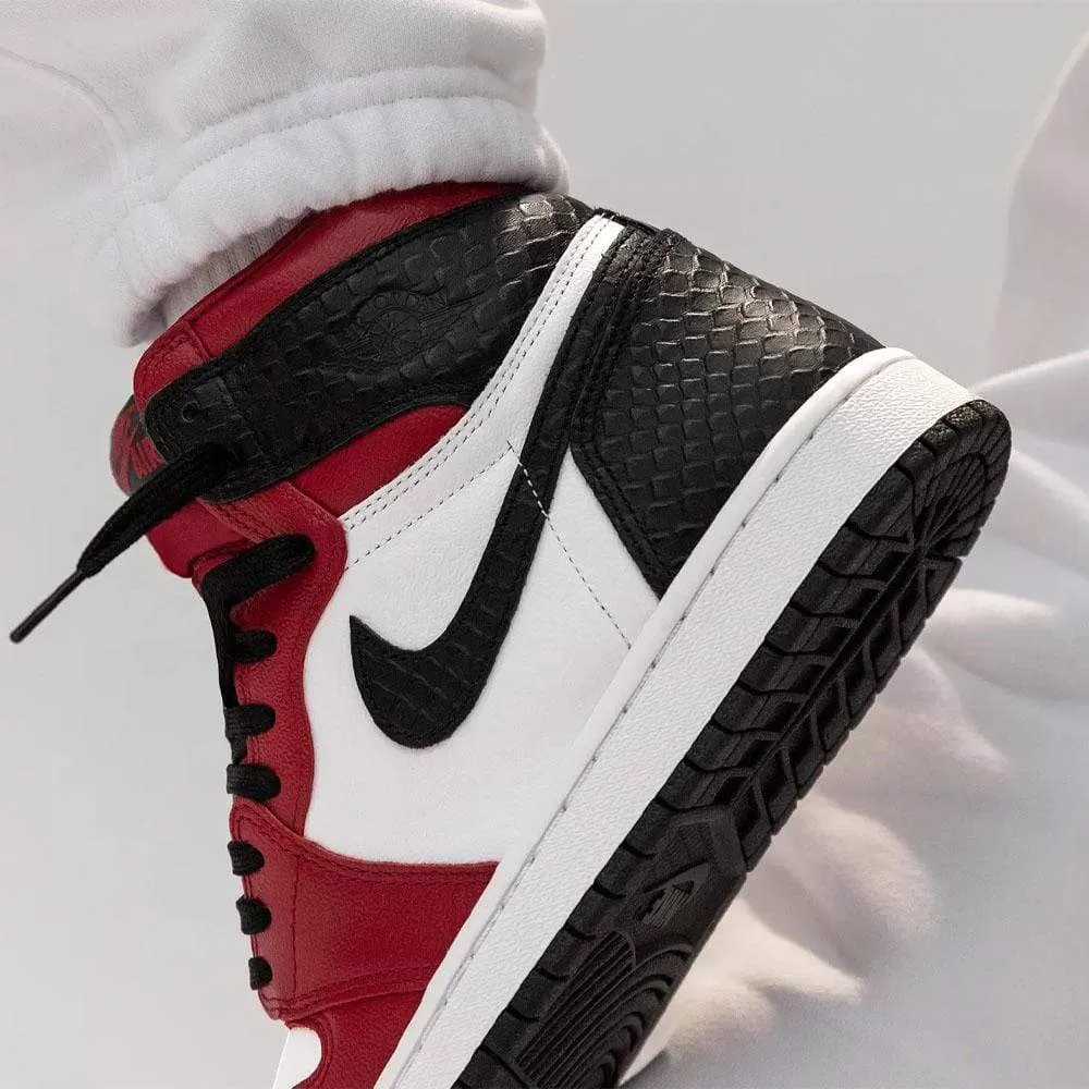 Air Jordan 1 Retro High Satin Snake Chicago (W)