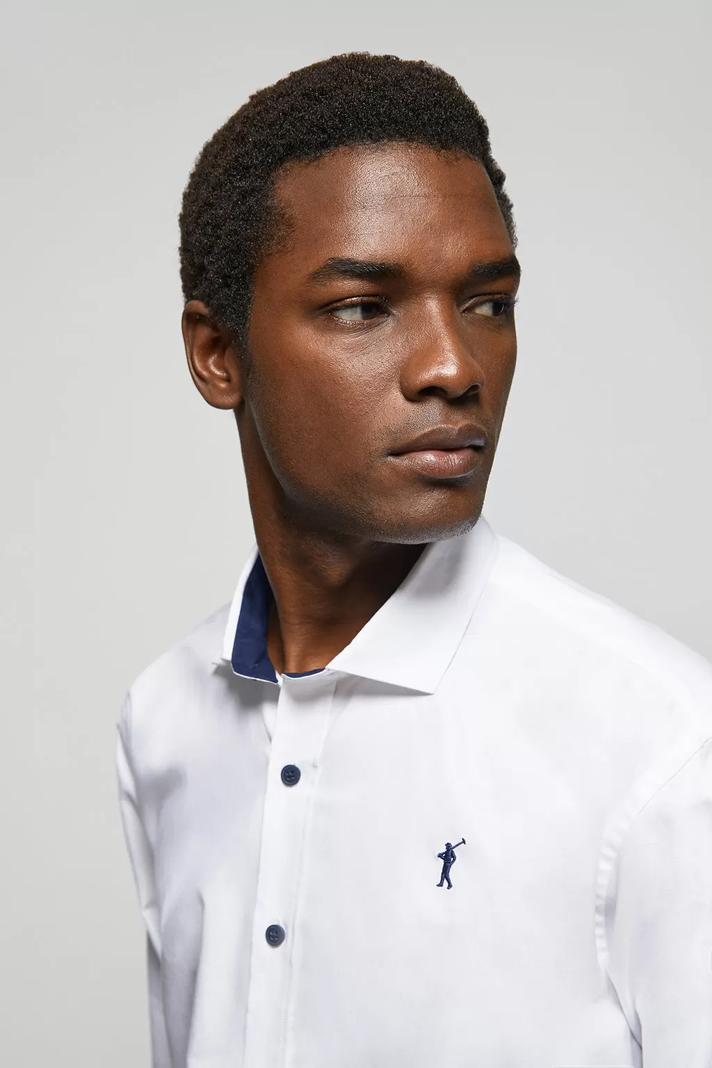 Camisa blanca Oxford con contrastes y logo Rigby Go