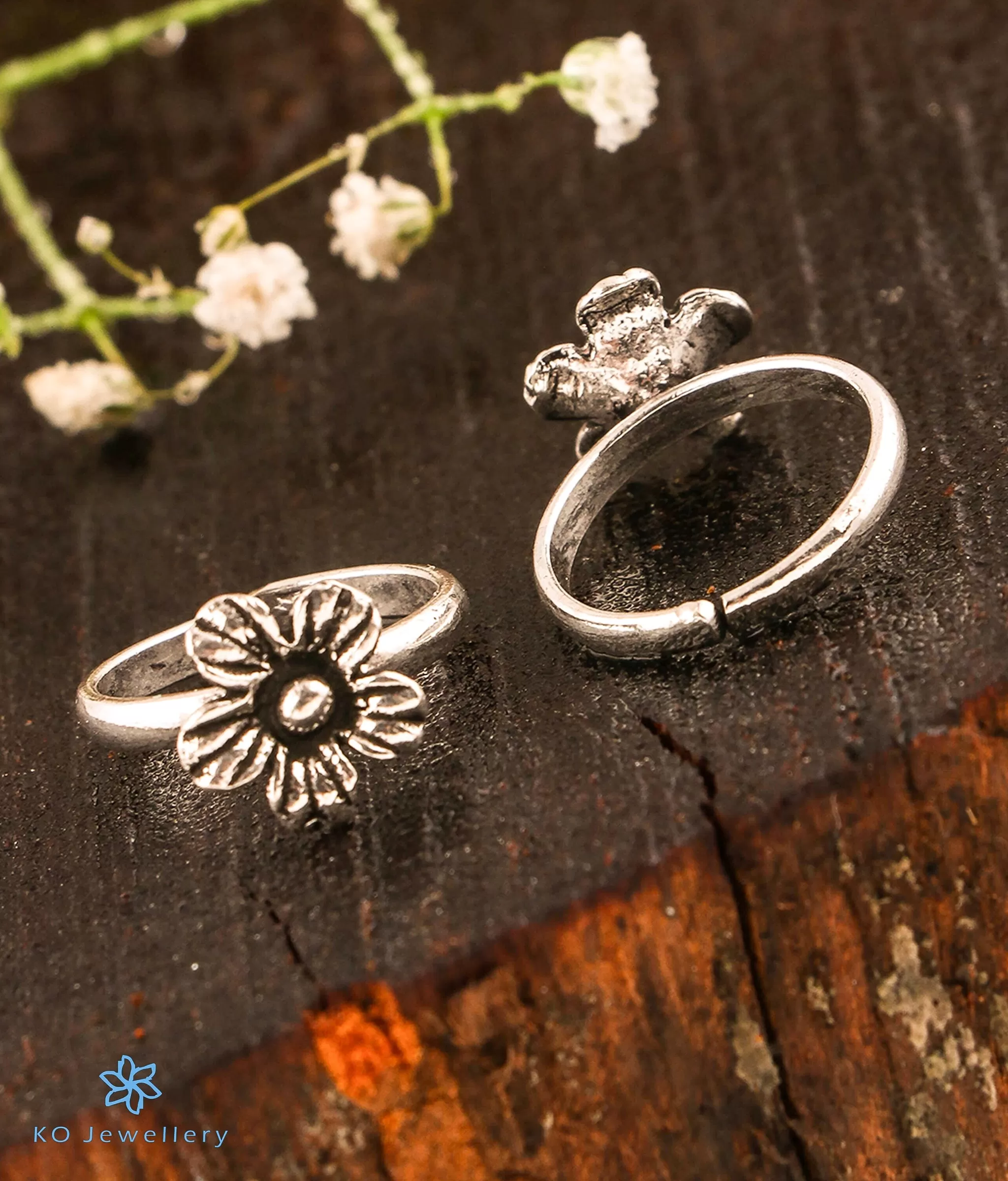 The Daisy Silver Toe-Rings