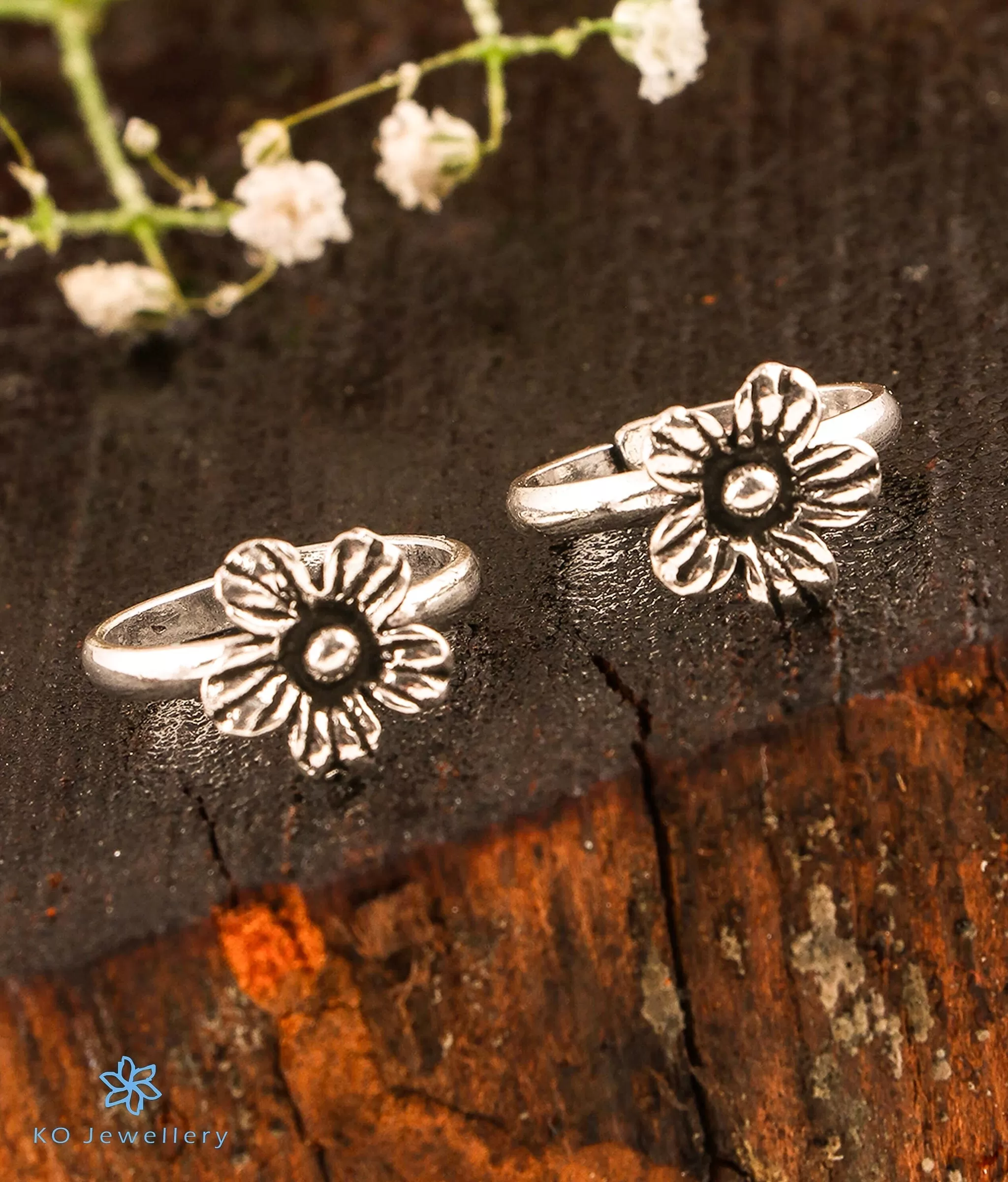 The Daisy Silver Toe-Rings